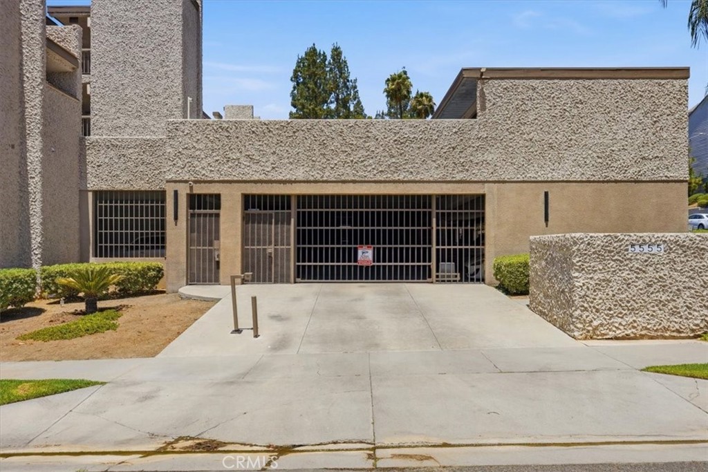 5555 Canyon Crest Drive, Unit 2F Riverside, CA 92507 - Photo 2 of 29