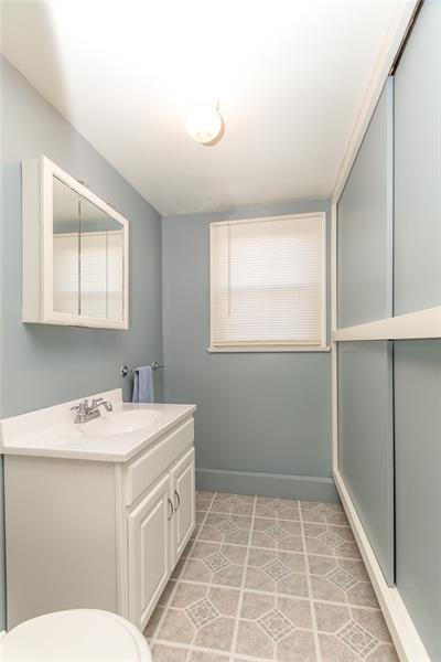 590 Jefferson Street Rochester, PA 15074 - Photo 9 of 15 Master bedroom half bath