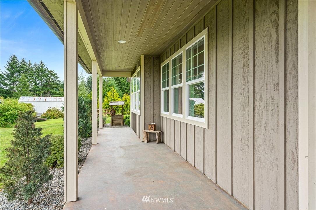 132-12 Pleasant Hill Road Chehalis, WA 98532 - Photo 22 of 25 a view of a porch