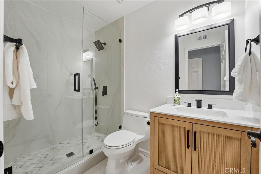 21581 Hummingbird Street Rancho Santa Margarita, CA 92679 - Photo 17 of 56 Main Level Bedroom En-Suite Bathroom