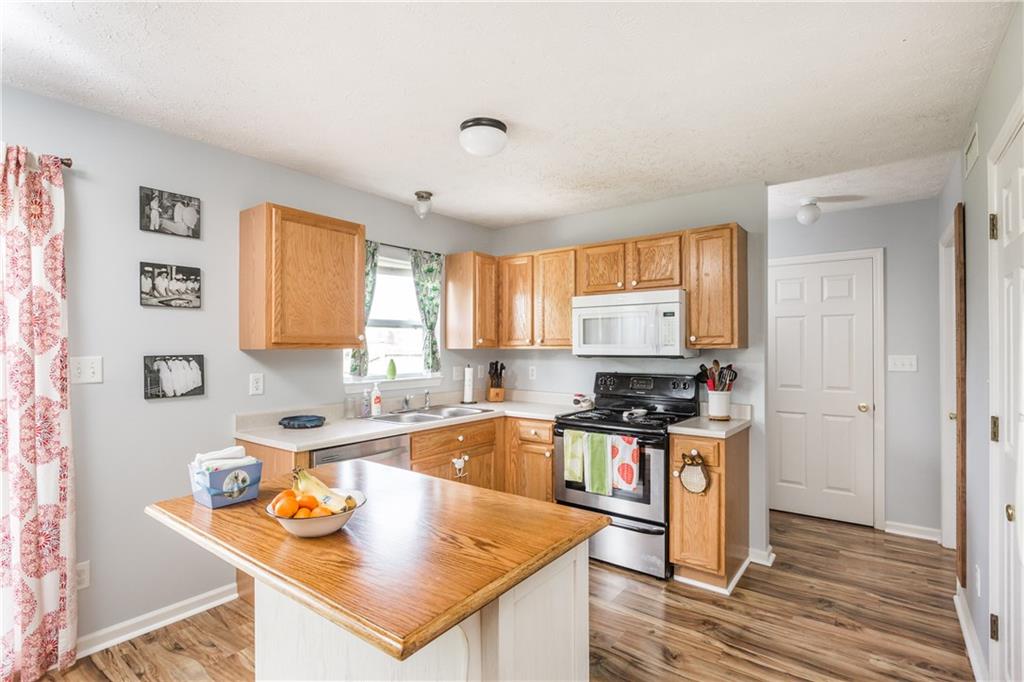 1239 Silver Ridge Lane Brownsburg, IN 46112 - Photo 11 of 28 Gallery Image 11