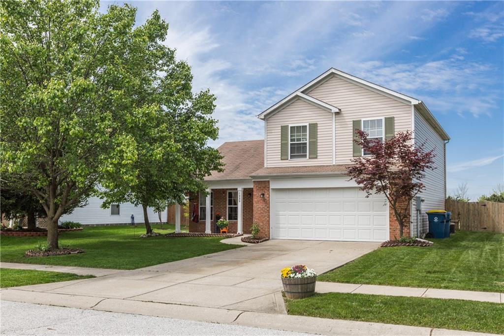 1239 Silver Ridge Lane Brownsburg, IN 46112 - Photo 3 of 28 Gallery Image 3