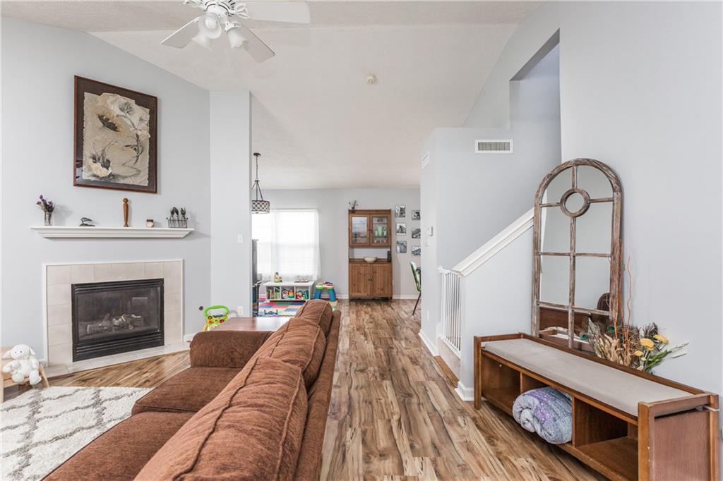 1239 Silver Ridge Lane Brownsburg, IN 46112 - Photo 5 of 28 Gallery Image 5