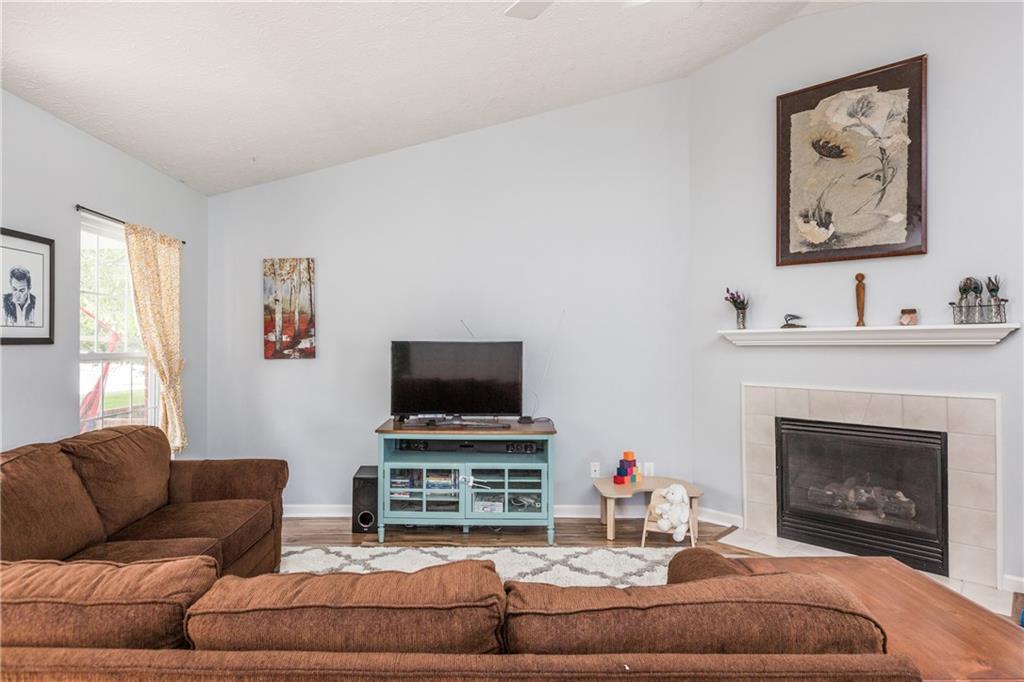 1239 Silver Ridge Lane Brownsburg, IN 46112 - Photo 6 of 28 Gallery Image 6