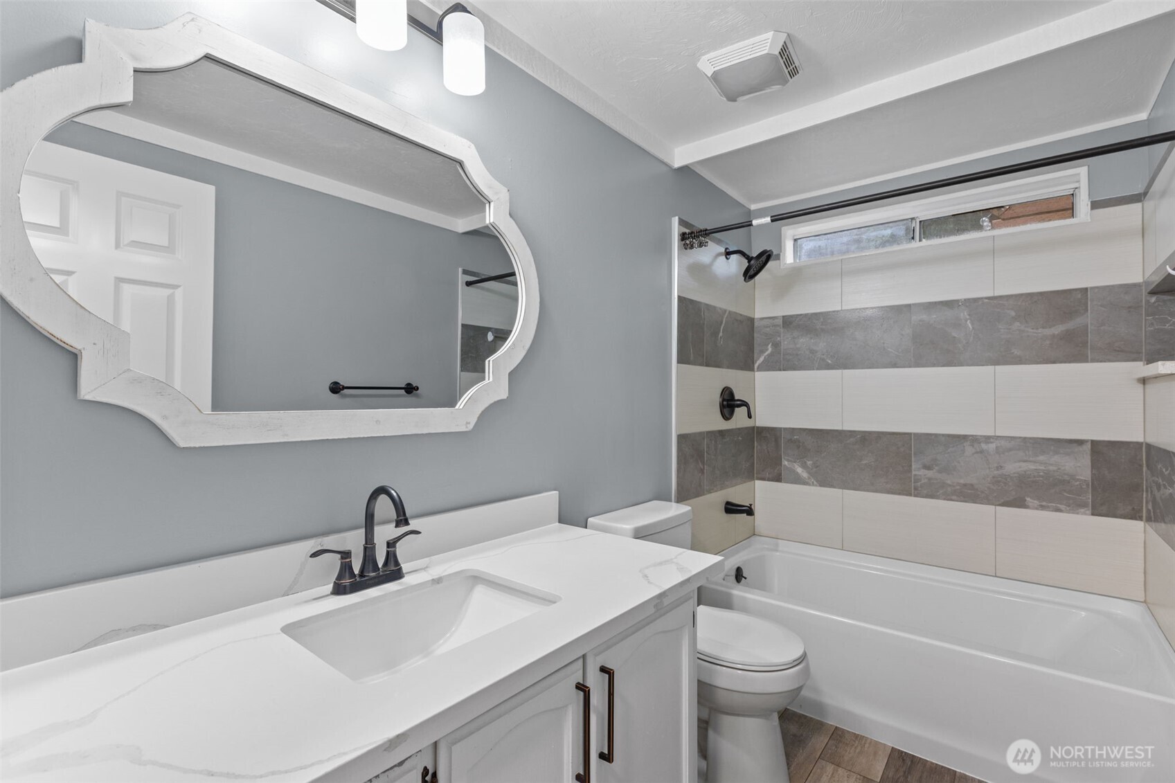 2402 South 370th Place Federal Way, WA 98003 - Photo 13 of 25