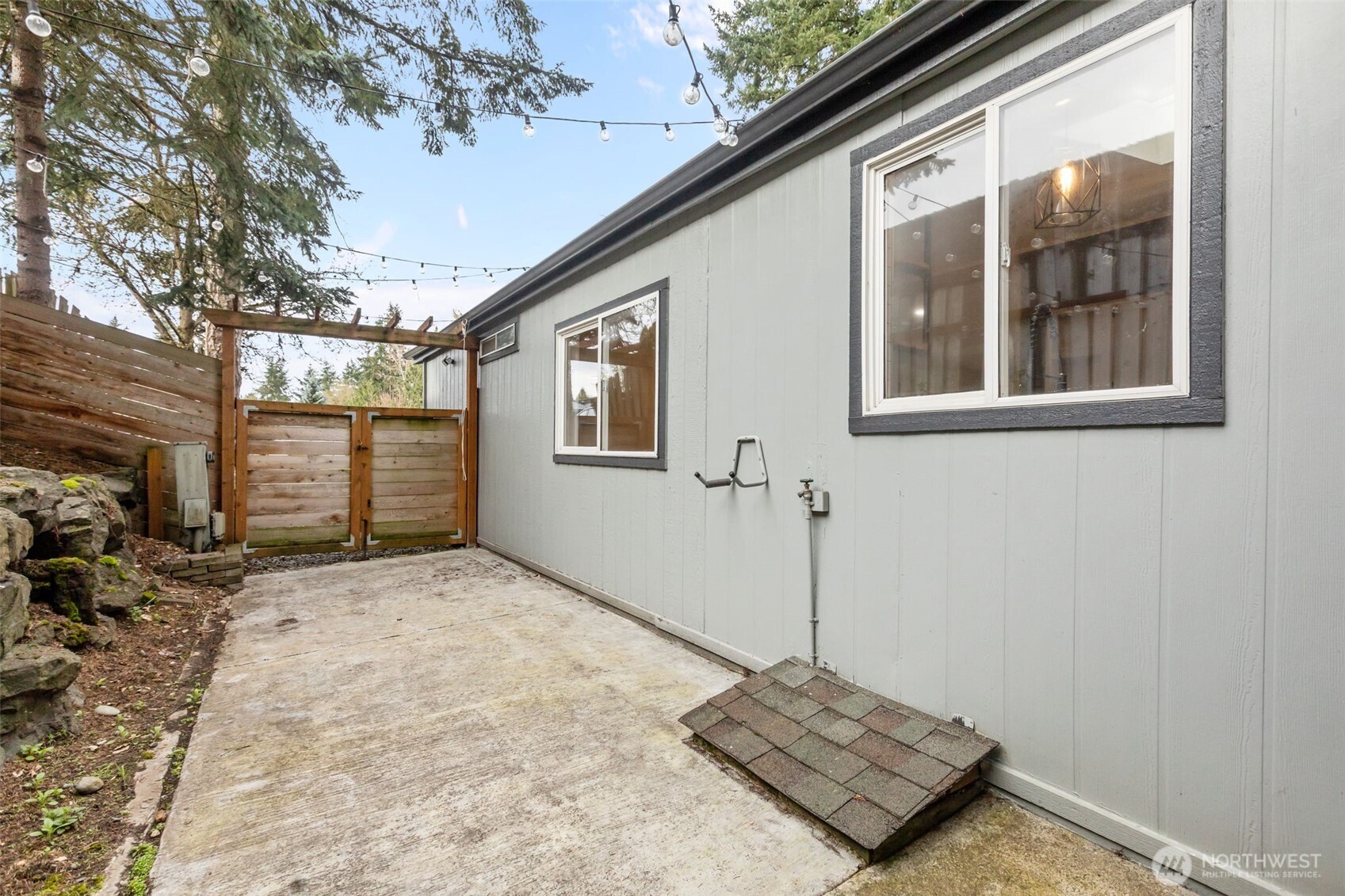 2402 South 370th Place Federal Way, WA 98003 - Photo 16 of 25