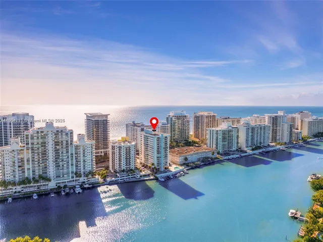 $3,500 | 5838 Collins Avenue, Unit 2F, Miami Beach, FL 33140