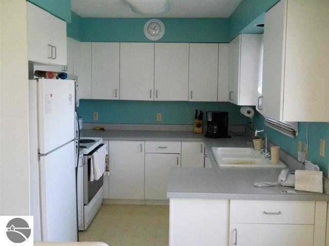 8535 Strawberry Point Road Grawn, MI 49637 - Photo 13 of 24 1734992-12.JPG