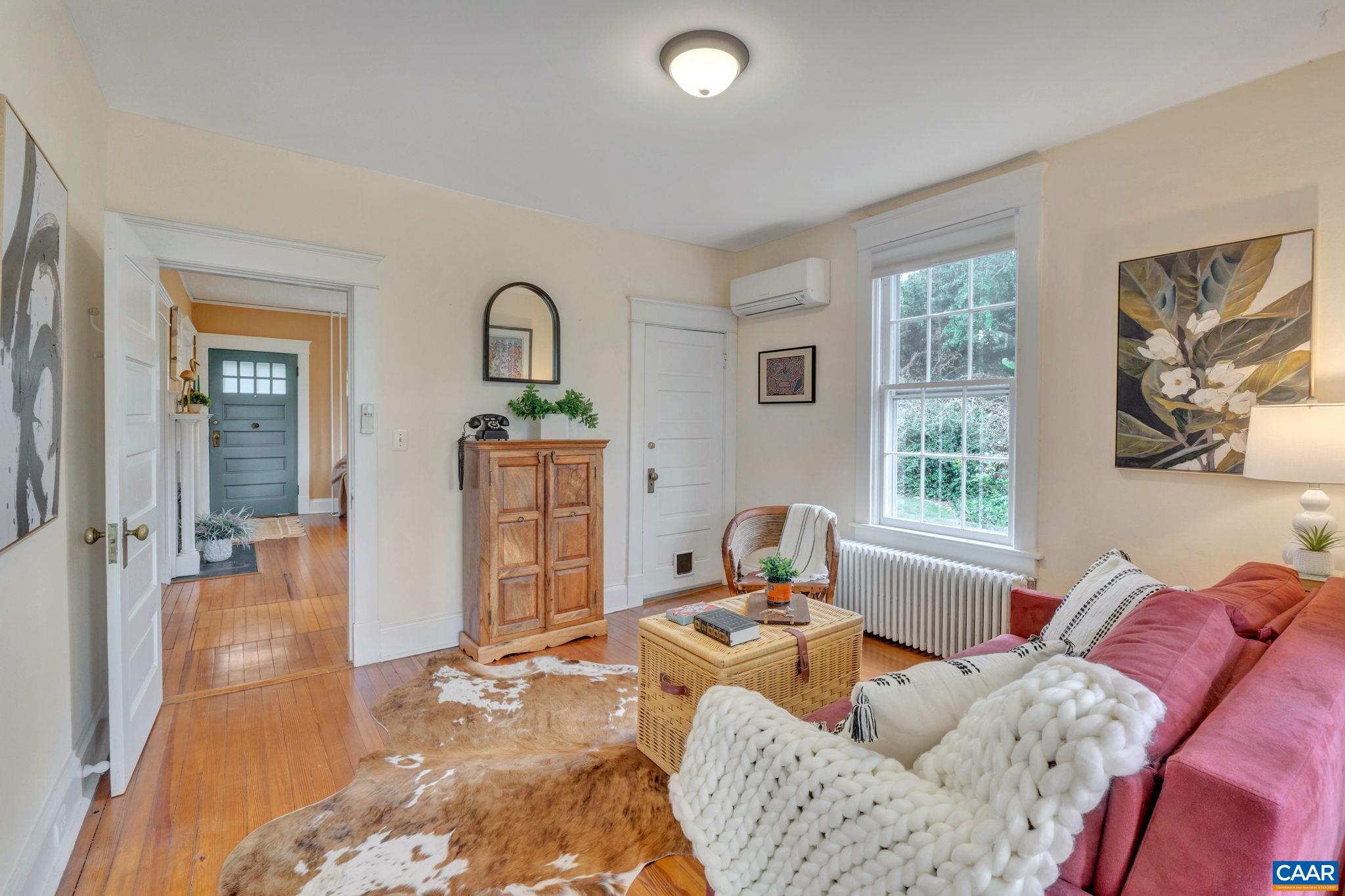 945 Locust Avenue Charlottesville, VA 22901 - Photo 19 of 52 a living room with furniture and window