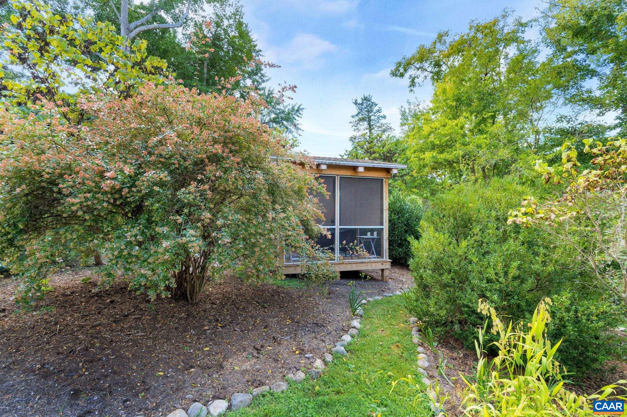 945 Locust Avenue Charlottesville, VA 22901 - Photo 38 of 52 a view of a outdoor space with a sink