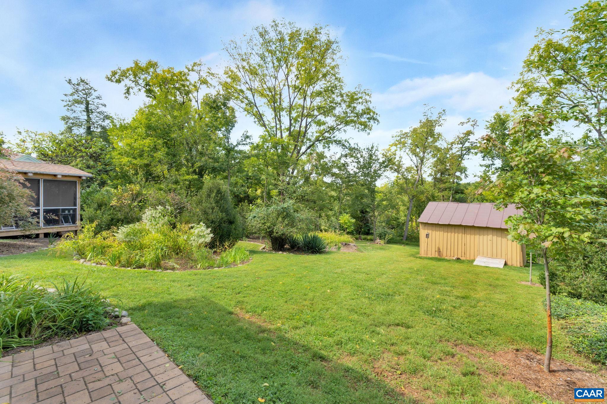 945 Locust Avenue Charlottesville, VA 22901 - Photo 44 of 52 a garden view with a seating space
