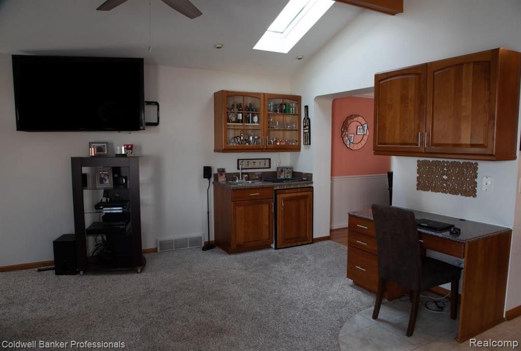 1632 Hampton Road Grosse Pointe Woods, MI 48236 - Photo 10 of 20