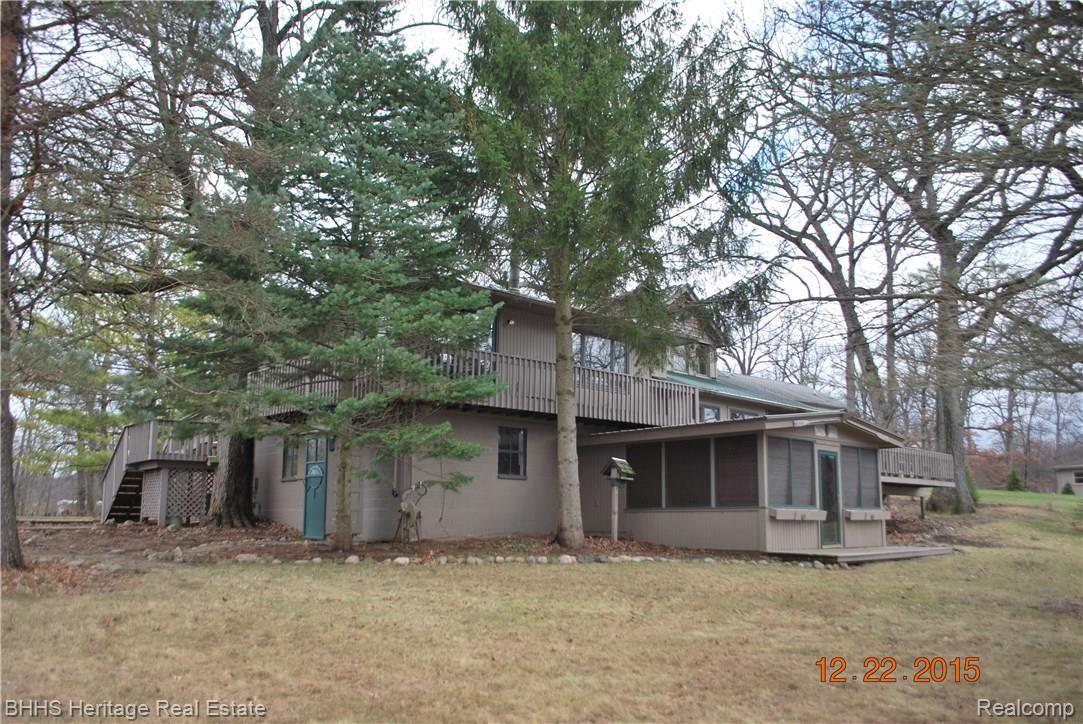 2671 Fry Road Highland, MI 48357 - Photo 3 of 38 week2_937.JPG