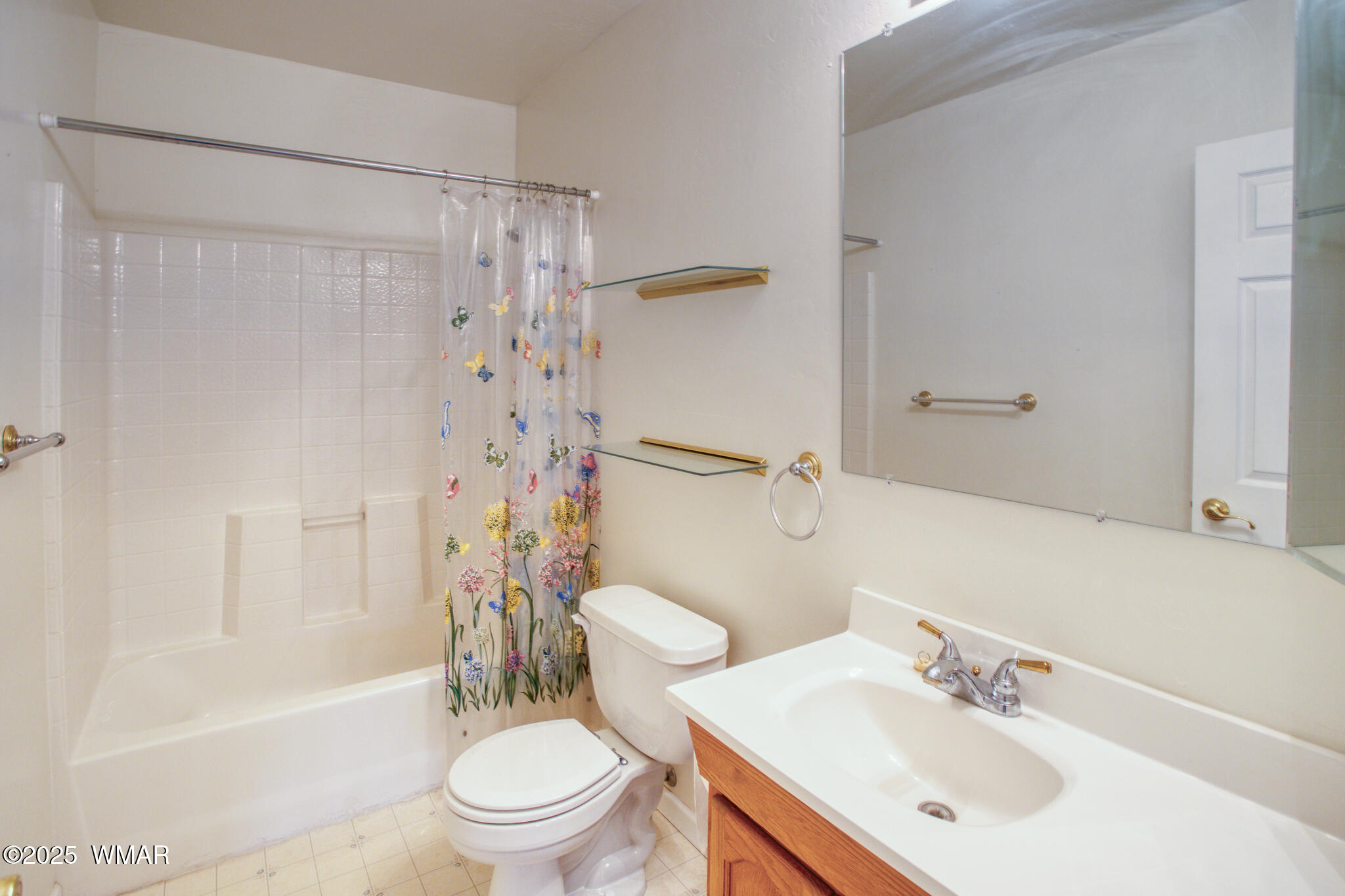 9410 Butler Trail Snowflake, AZ 85937 - Photo 50 of 62 a bathroom with a sink toilet and shower