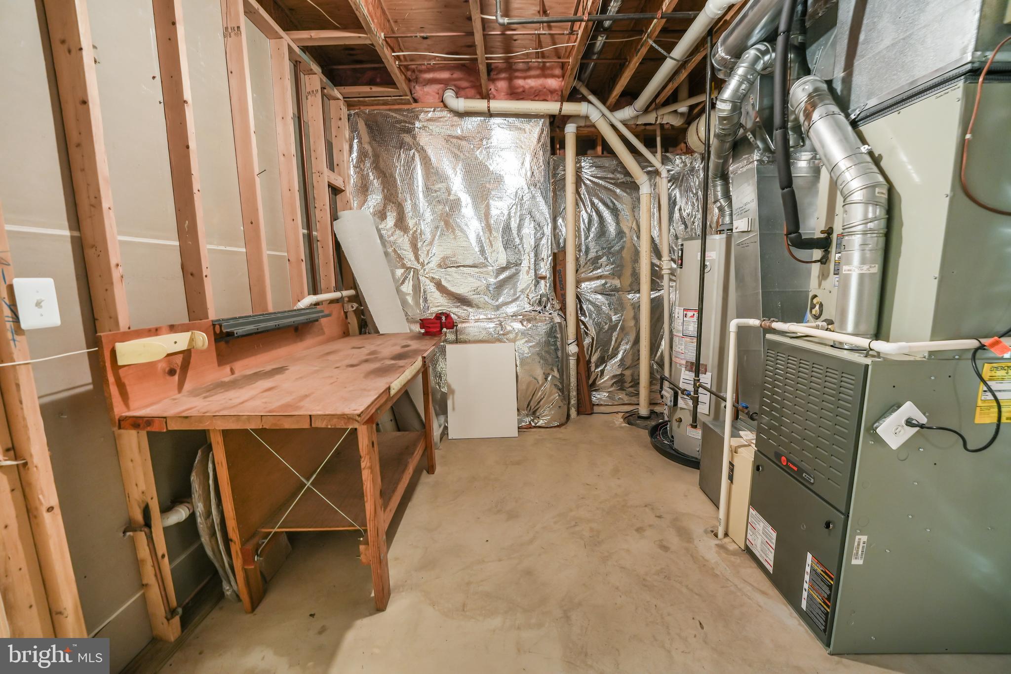 2004 Beacon Place Reston, VA 20191 - Photo 47 of 51 Gallery Image 47