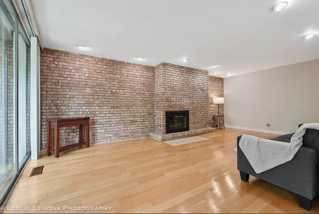 $1,789 | 5600 Hillcrest Lane, Unit 3G, Lisle, IL 60532