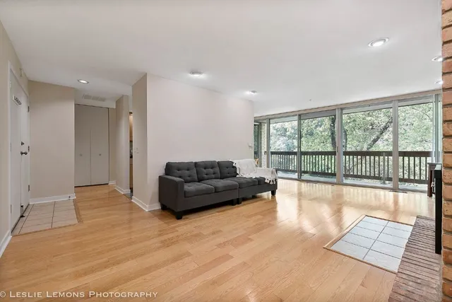 $1,789 | 5600 Hillcrest Lane, Unit 3G, Lisle, IL 60532