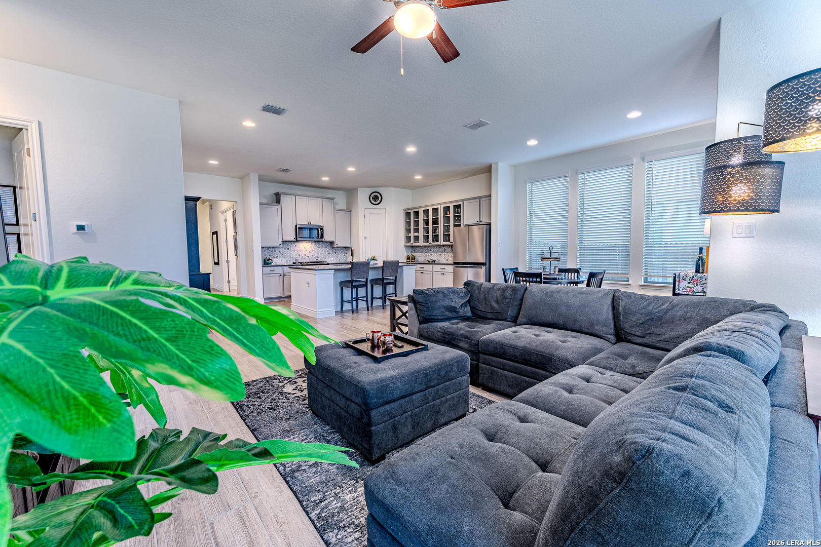 29775 Slate Creek Fair Oaks Ranch, TX 78015 - Photo 3 of 24