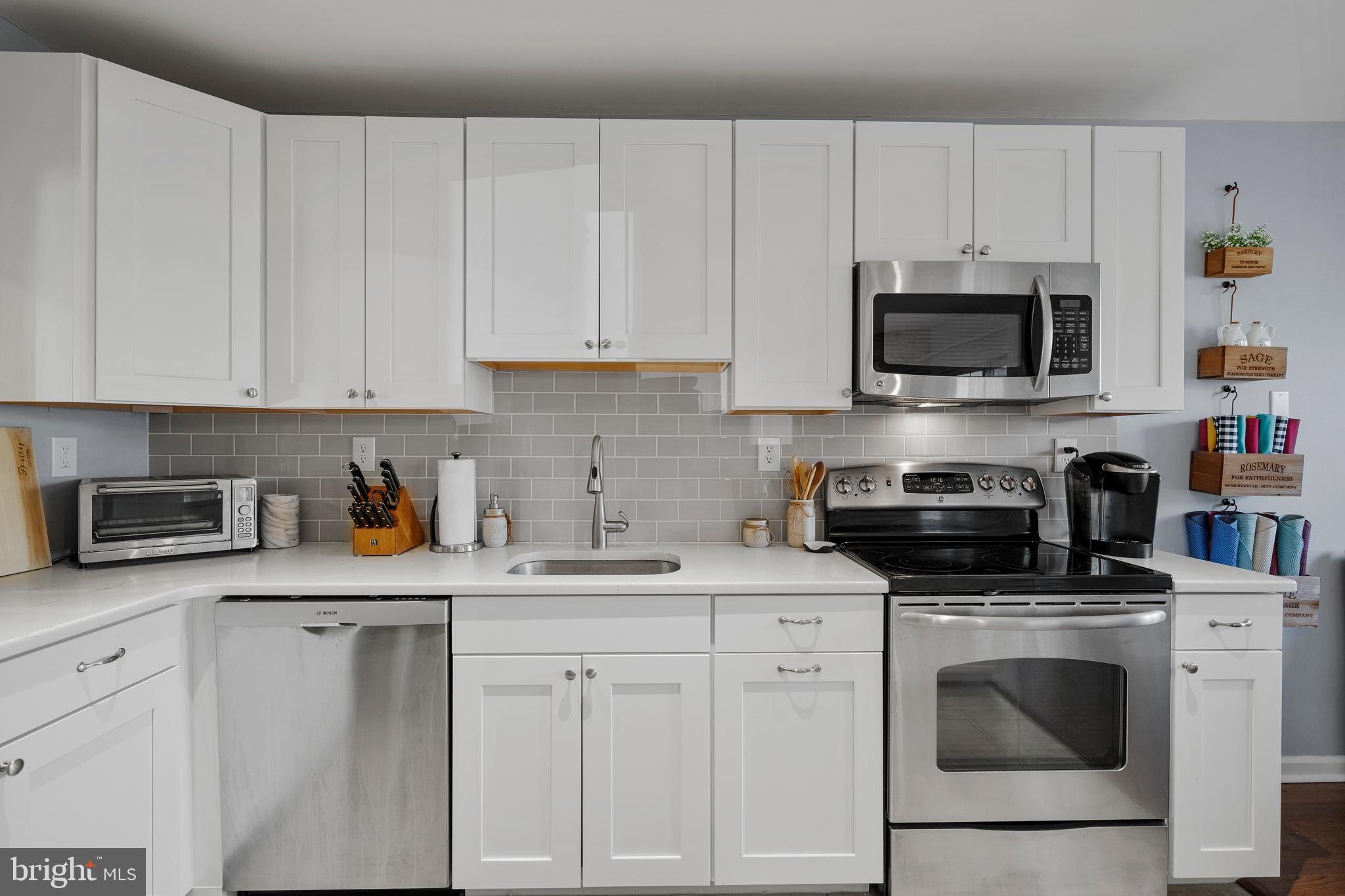 803 Spice Bush Ambler, PA 19002 - Photo 10 of 45