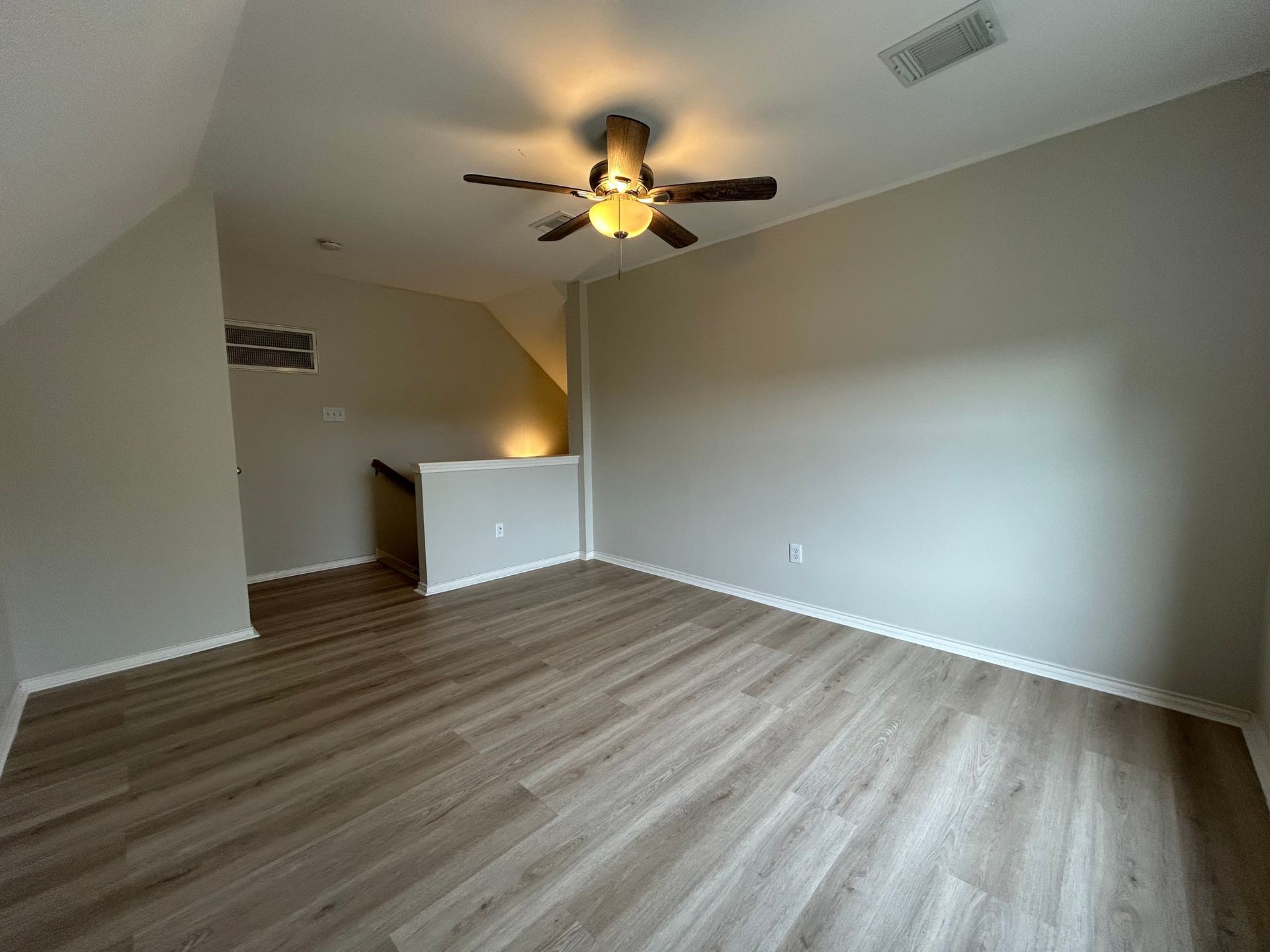 2030 Bailey Street Houston, TX 77006 - Photo 14 of 18