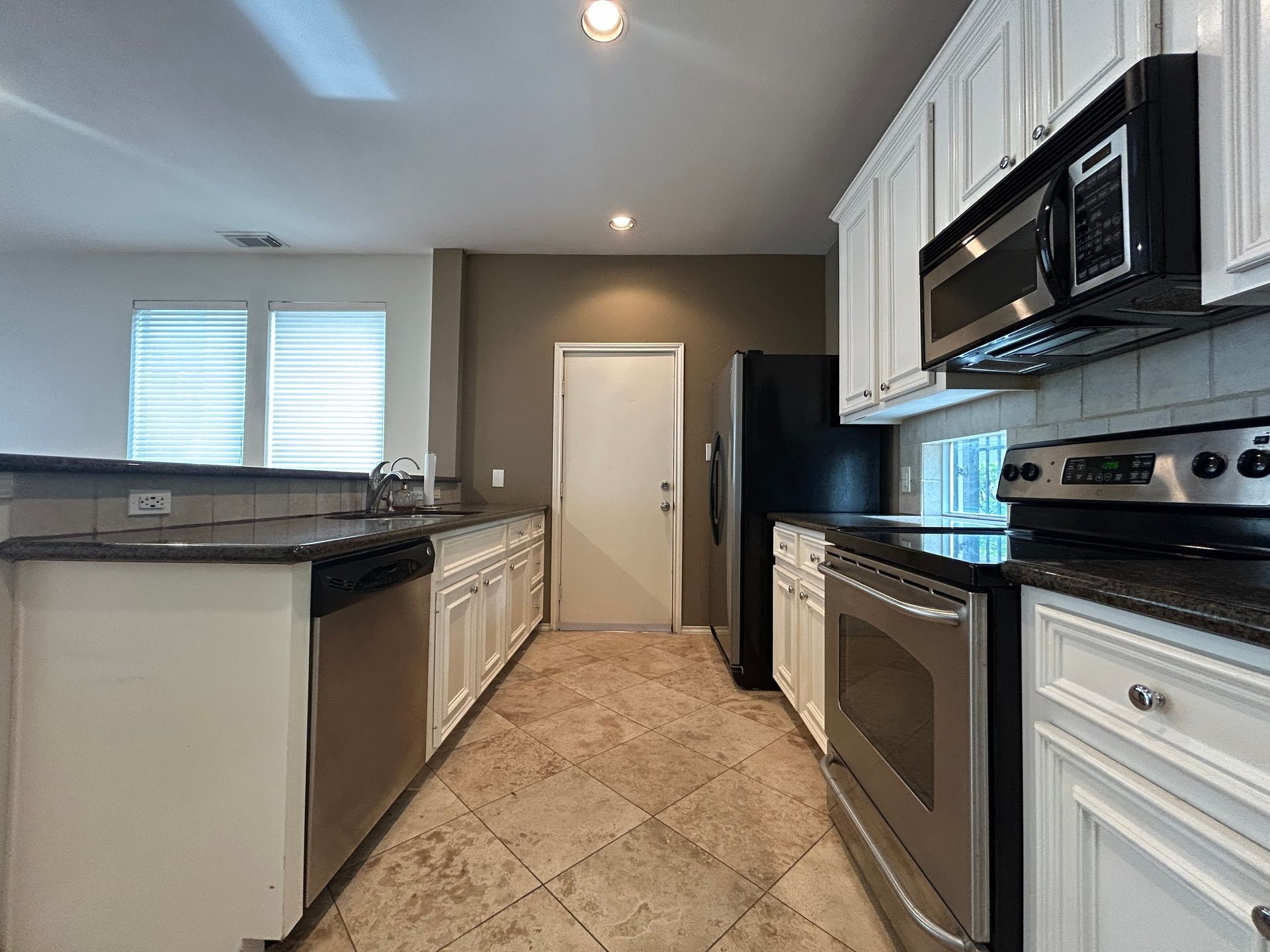 2030 Bailey Street Houston, TX 77006 - Photo 2 of 18