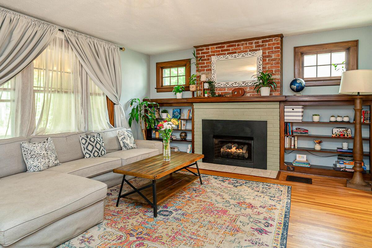 3076 Midgard Road Columbus, OH 43202 - Photo 5 of 34 Living Room