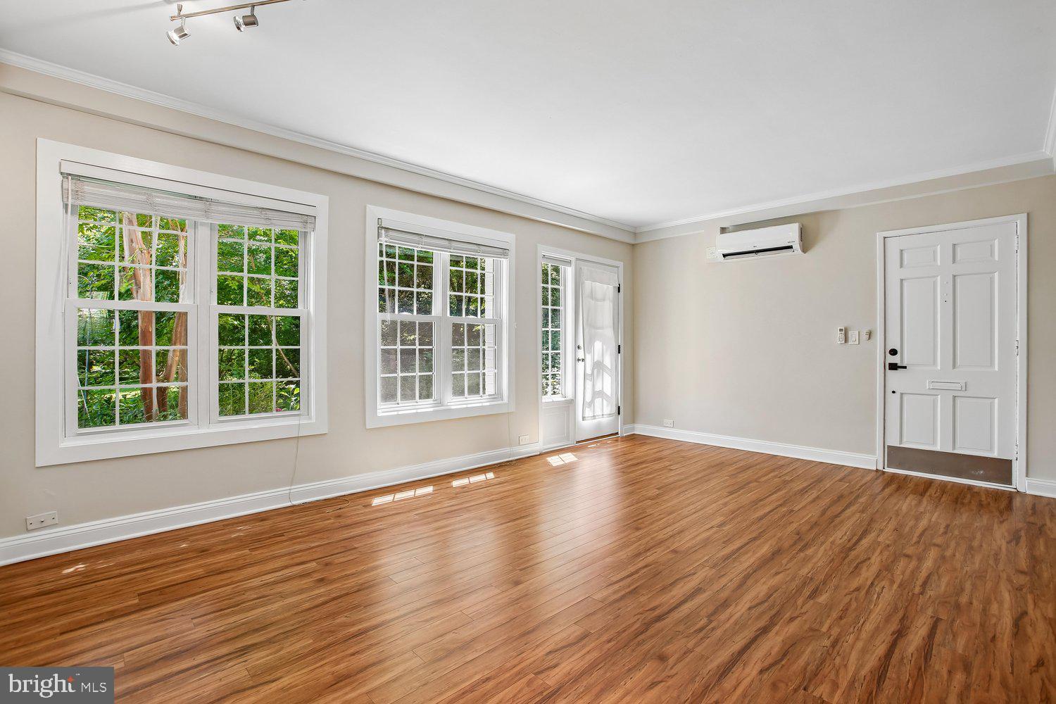 1730 Preston Road Alexandria, VA 22302 - Photo 4 of 64 Living/Dining Room