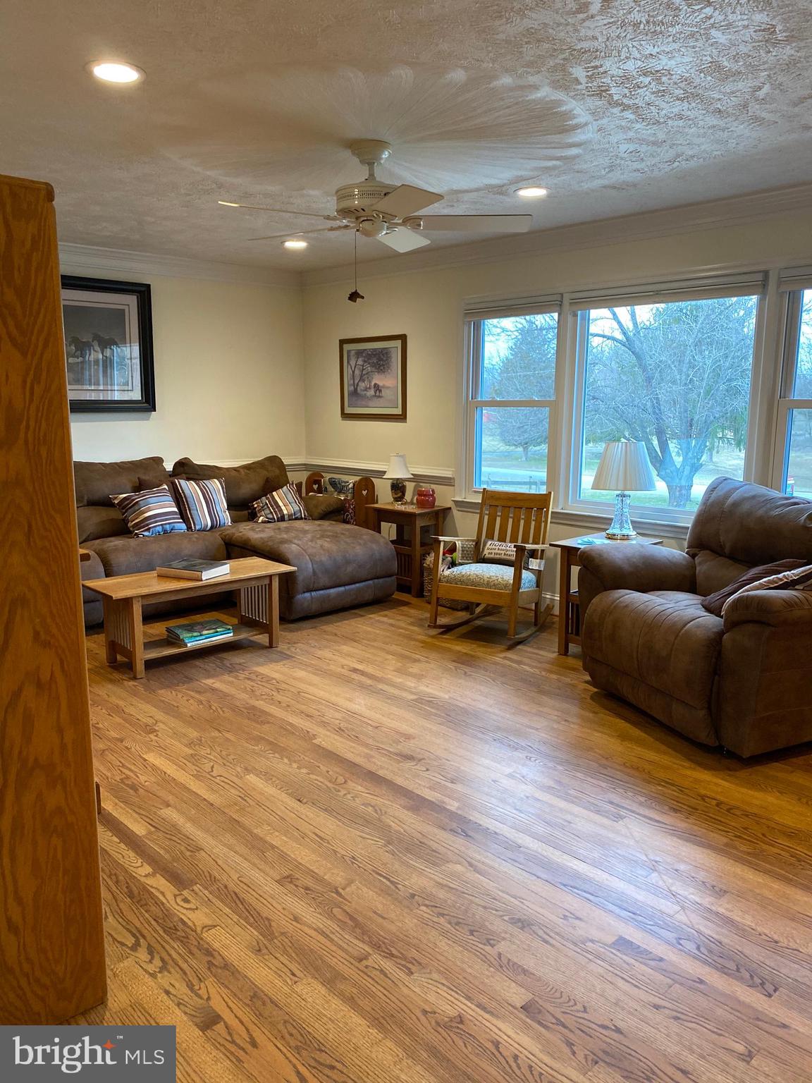2680 Holland Cliffs Road Huntingtown, MD 20639 - Photo 6 of 24 Living Room