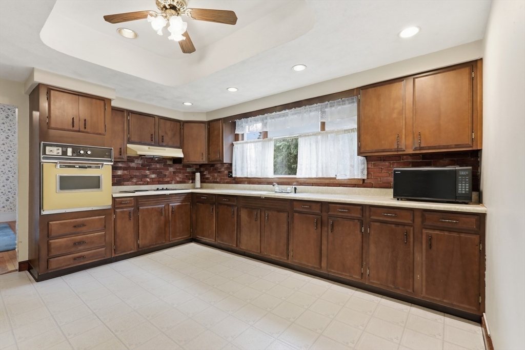 86 Main Street Saugus, MA 01906 - Photo 16 of 35