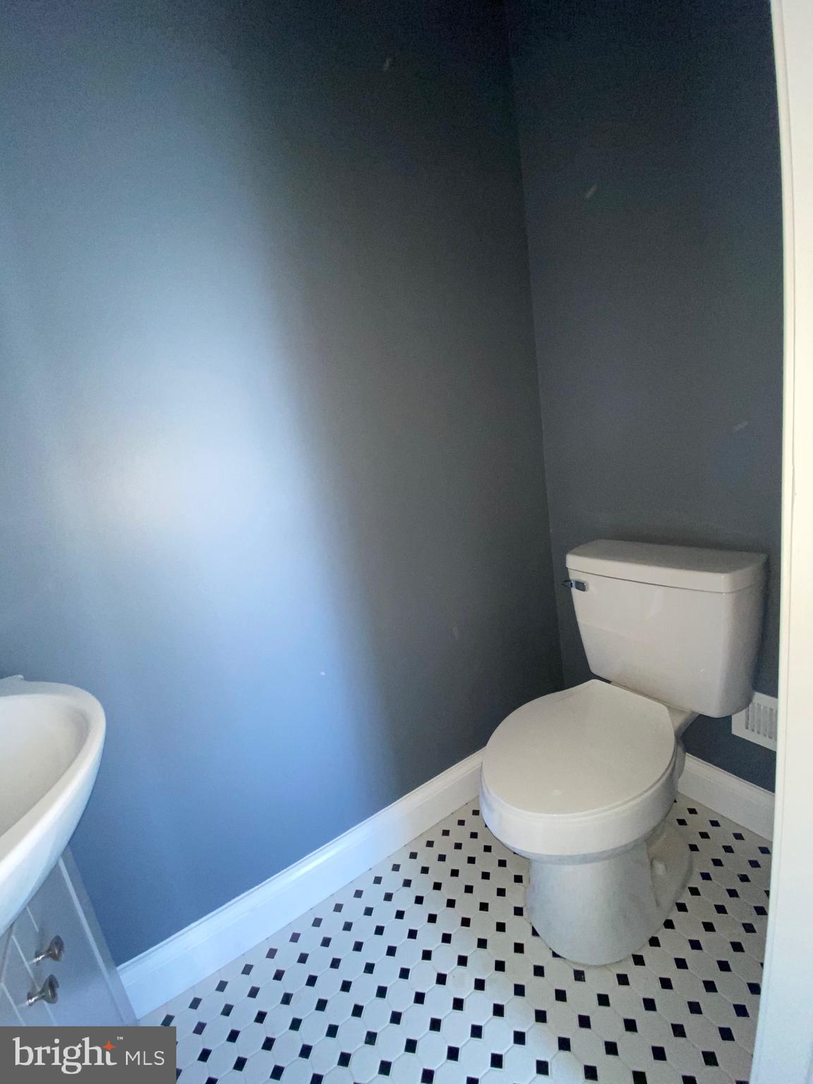4027 Ridgecroft Road Baltimore, MD 21206 - Photo 23 of 44