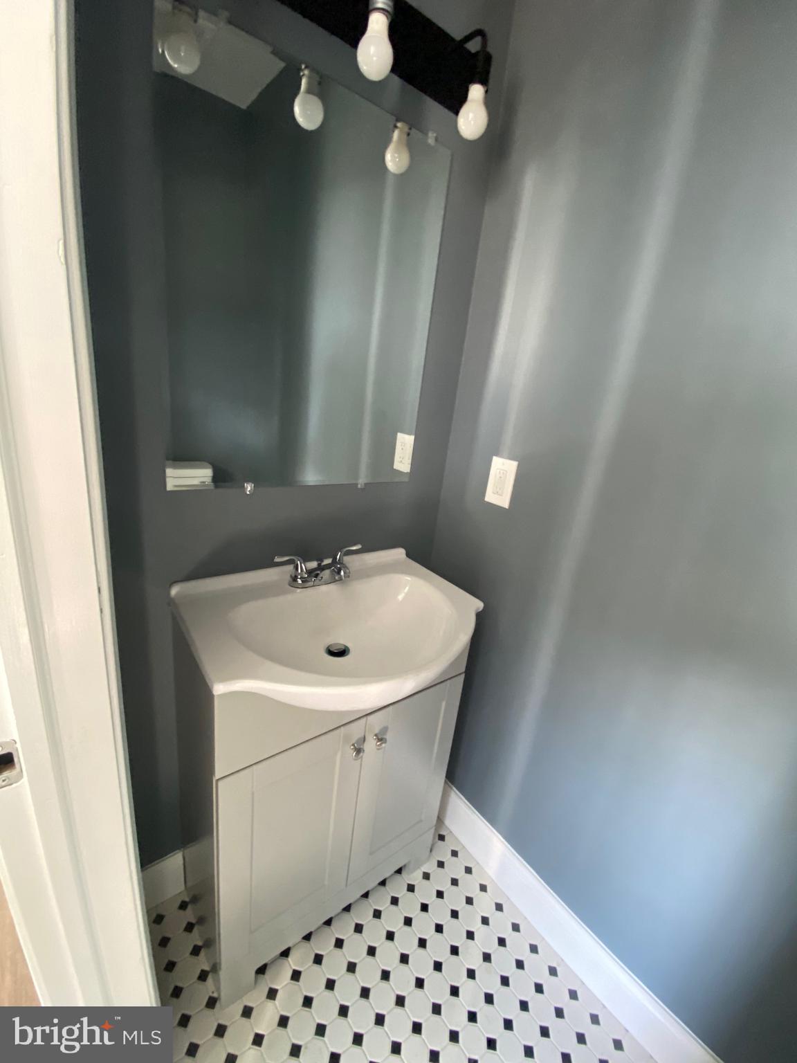 4027 Ridgecroft Road Baltimore, MD 21206 - Photo 25 of 44