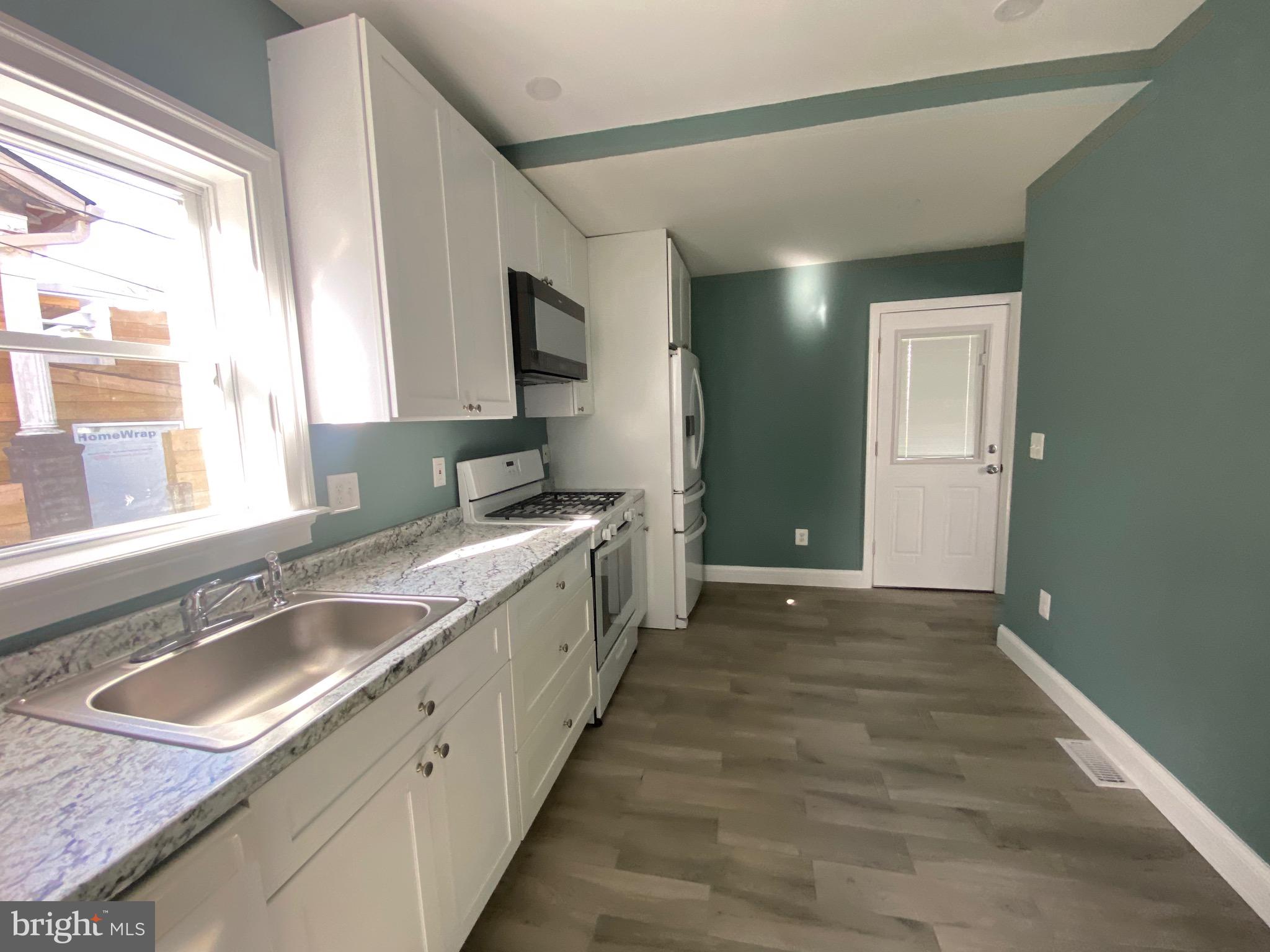 4027 Ridgecroft Road Baltimore, MD 21206 - Photo 3 of 44