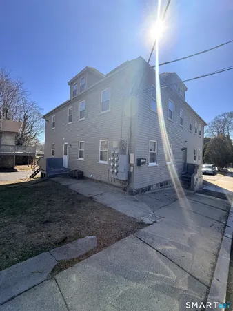 $1,700 | 20 Garvin Street, Unit 1A, New London, CT 06320