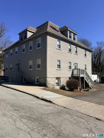 $1,700 | 20 Garvin Street, Unit 1A, New London, CT 06320