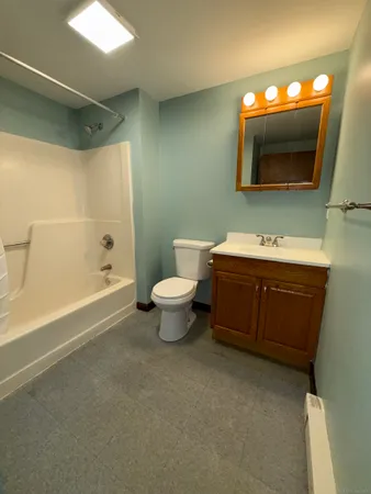 $1,700 | 20 Garvin Street, Unit 1A, New London, CT 06320