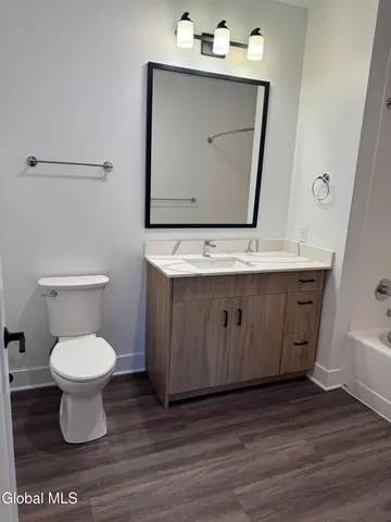 $2,115 | 580 Columbia Turnpike, Unit 204, East Greenbush, NY 12061