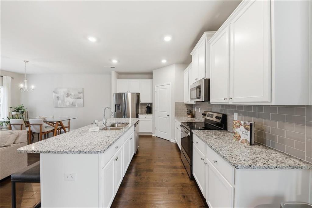 2242 Justify Lane Lithonia, GA 30058 - Photo 4 of 32