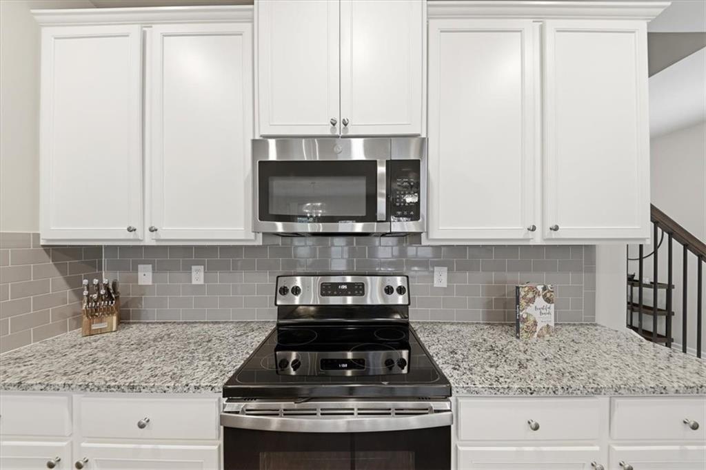 2242 Justify Lane Lithonia, GA 30058 - Photo 7 of 32