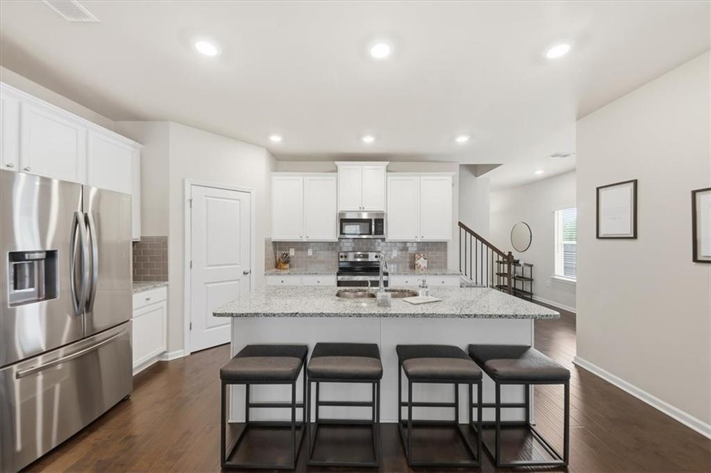 2242 Justify Lane Lithonia, GA 30058 - Photo 8 of 32