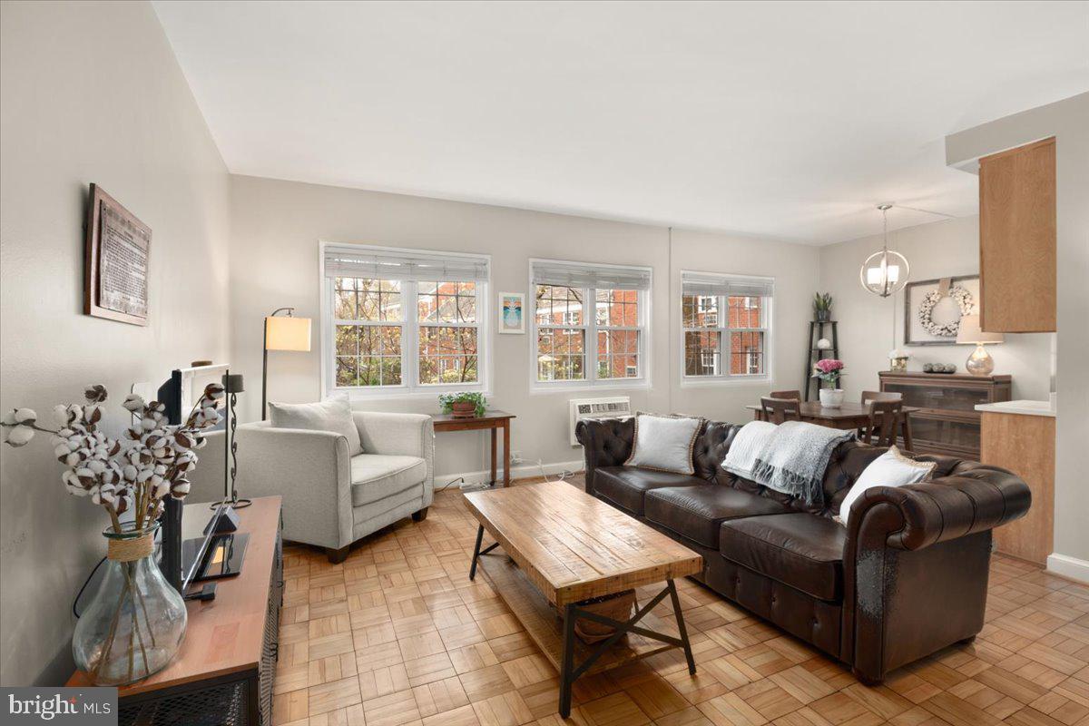 3537 Martha Custis Drive Alexandria, VA 22302 - Photo 2 of 26