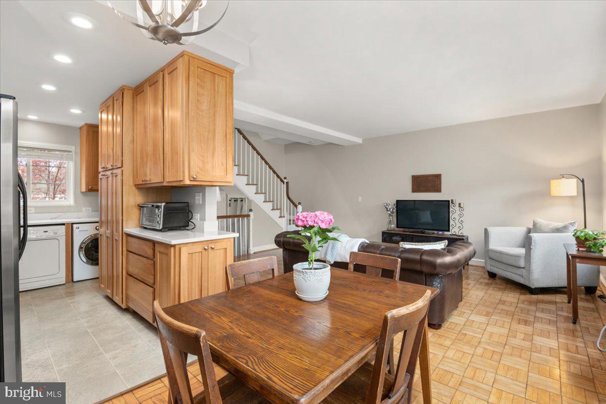 3537 Martha Custis Drive Alexandria, VA 22302 - Photo 4 of 26