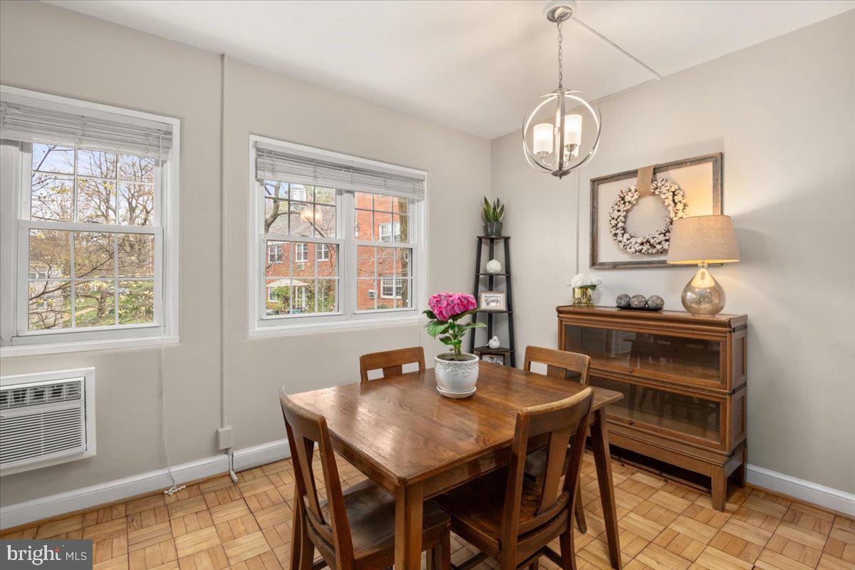 3537 Martha Custis Drive Alexandria, VA 22302 - Photo 5 of 26