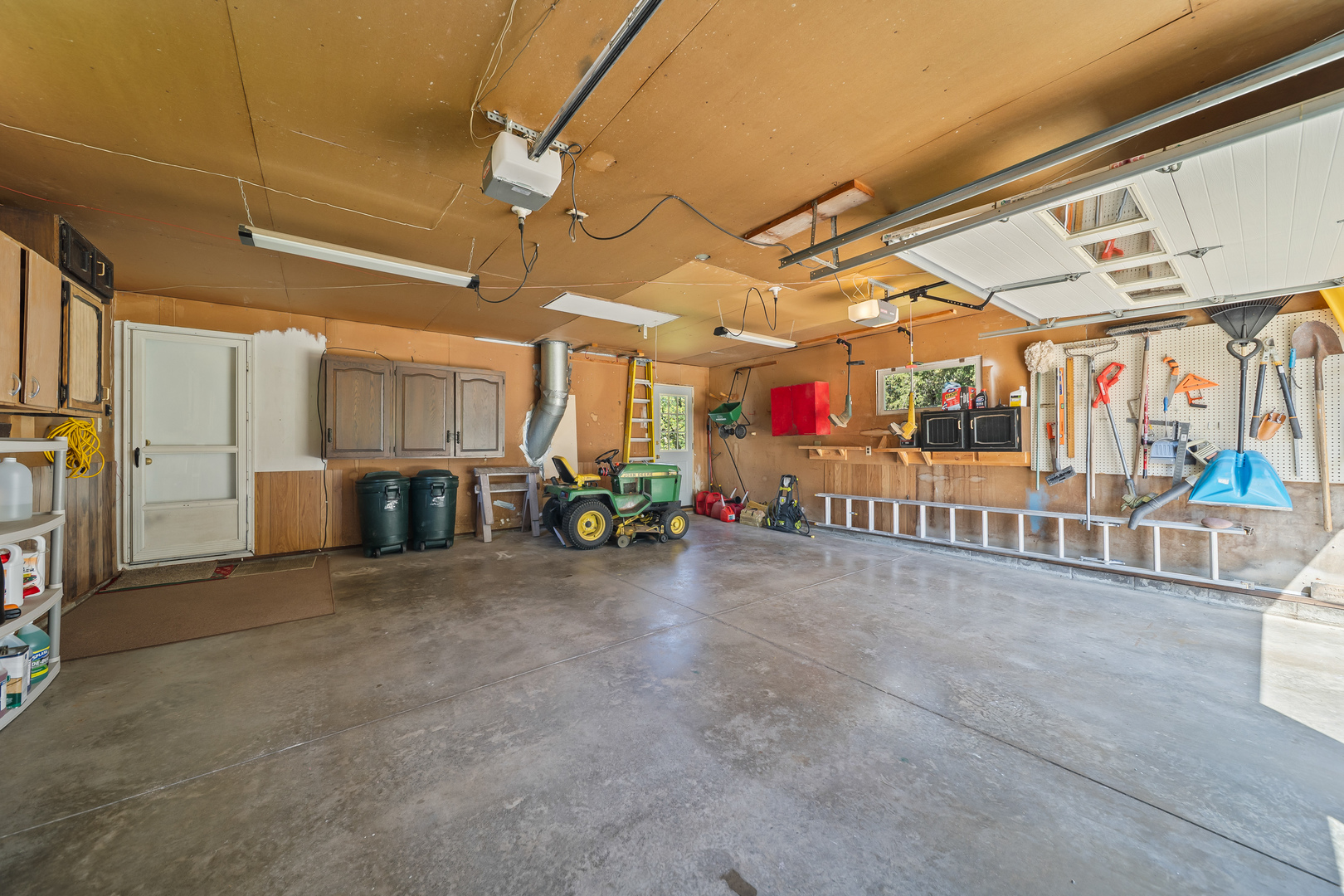 24146 Stage Coach Road Geneseo, IL 61254 - Photo 28 of 39 a view of a garage