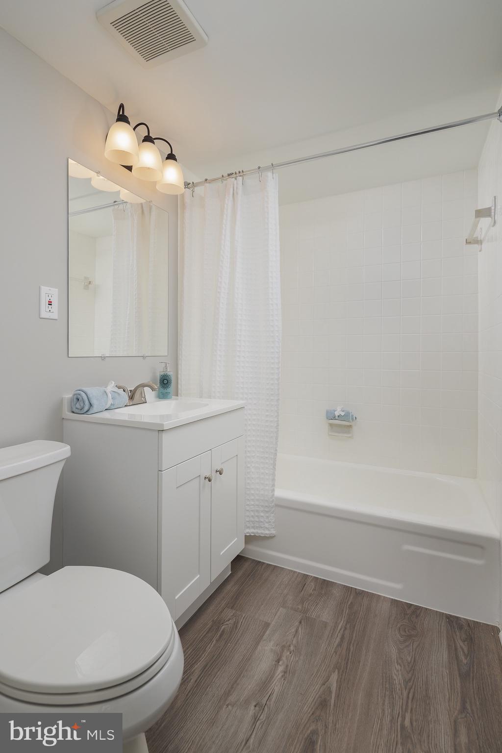 2332 Freetown Court, Unit 11C Reston, VA 20191 - Photo 19 of 34