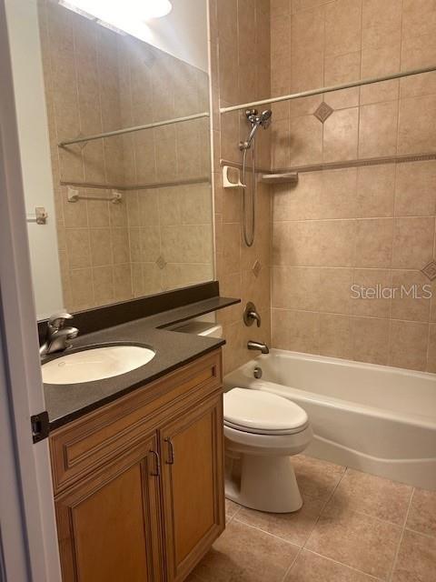 10228 Silverado Circle Lakewood Ranch, FL 34202 - Photo 17 of 20 a bathroom with a sink a toilet and shower