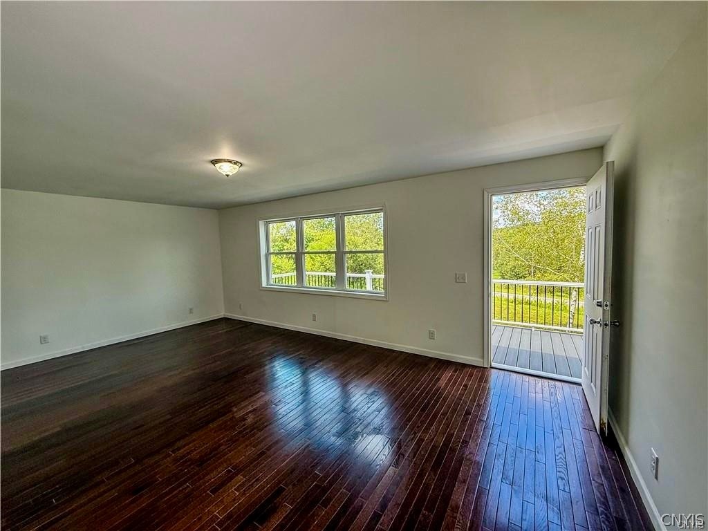 3260 Tuscarora Road Nelson, NY 13061 - Photo 6 of 29 Living room