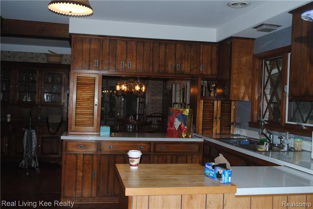 216 Wimberly Drive Rochester Hills, MI 48306 - Photo 14 of 40