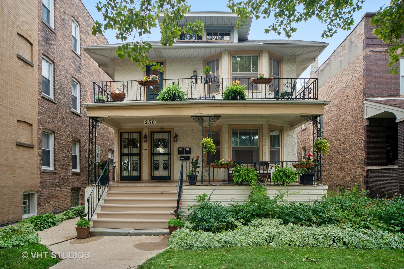 256 Washington Boulevard, Unit 2 Oak Park, IL 60302 - Photo 2 of 20