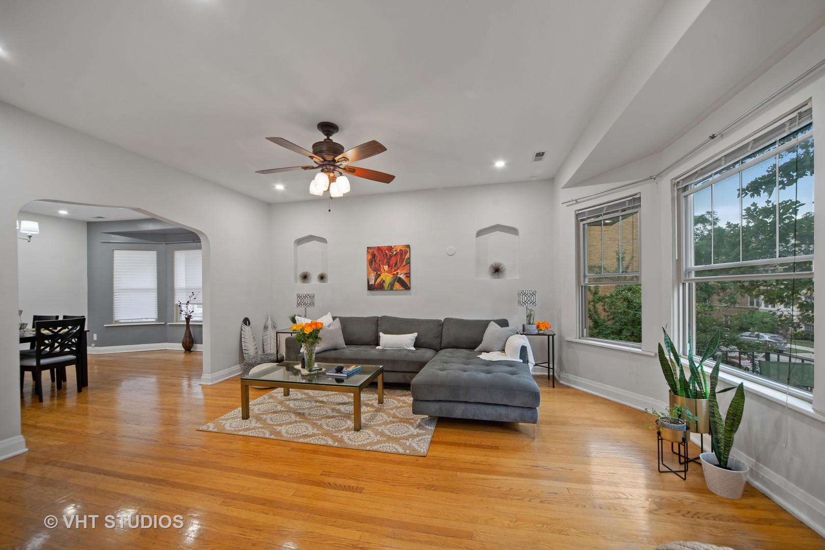 256 Washington Boulevard, Unit 2 Oak Park, IL 60302 - Photo 3 of 20