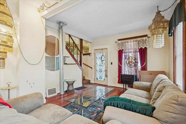 $259,900 | 431 East Liberty Drive, Wheaton, IL 60187